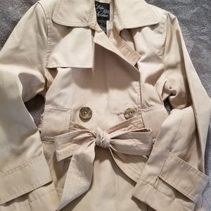 Saks fifth Avenue beige girls over coat size 7